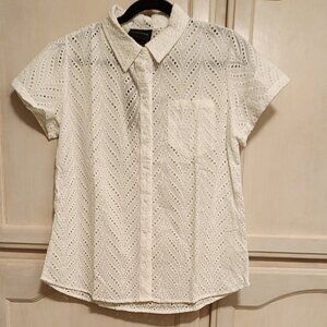 NWT | Liv Los Angeles | White Cotton Eyelet Button Front Blouse | Leaf Pattern |